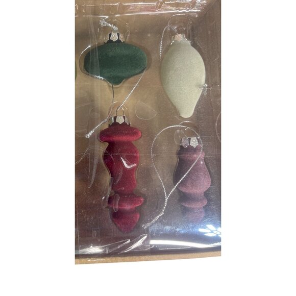 St. Nicholas Square Velvet Christmas Ornaments Set Of 6 New - Picture 4 of 5
